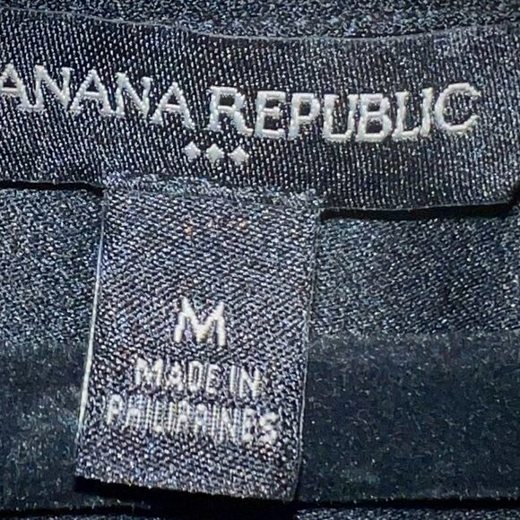 Banana Republic Classic Black Dress w/ Pleated Back Size Medium - Picture 3 of 4